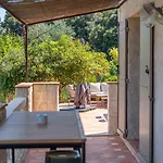 House With Garden In Feriehus Saint-Laurent-du-Var