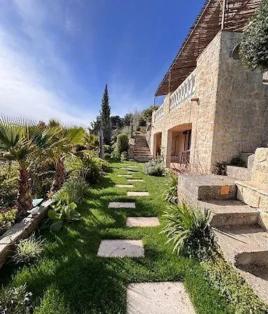 House With Garden In Ferienhaus Saint-Laurent-du-Var